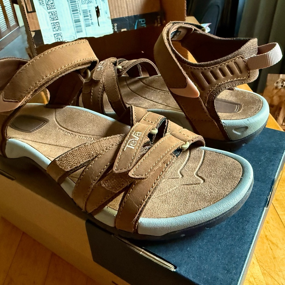 Teva Women's Tirra Leather Sandal size 7